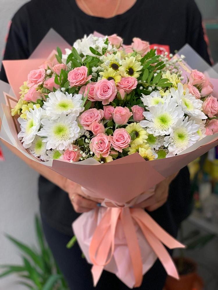 Букет цветов из: Розы и Хризантемы в Нешукае