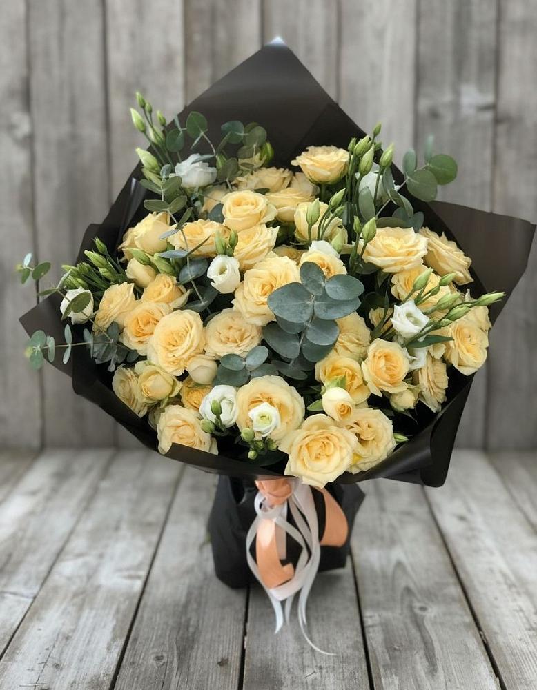 Букет цветов из: Розы и Лизиантусы в Нешукае