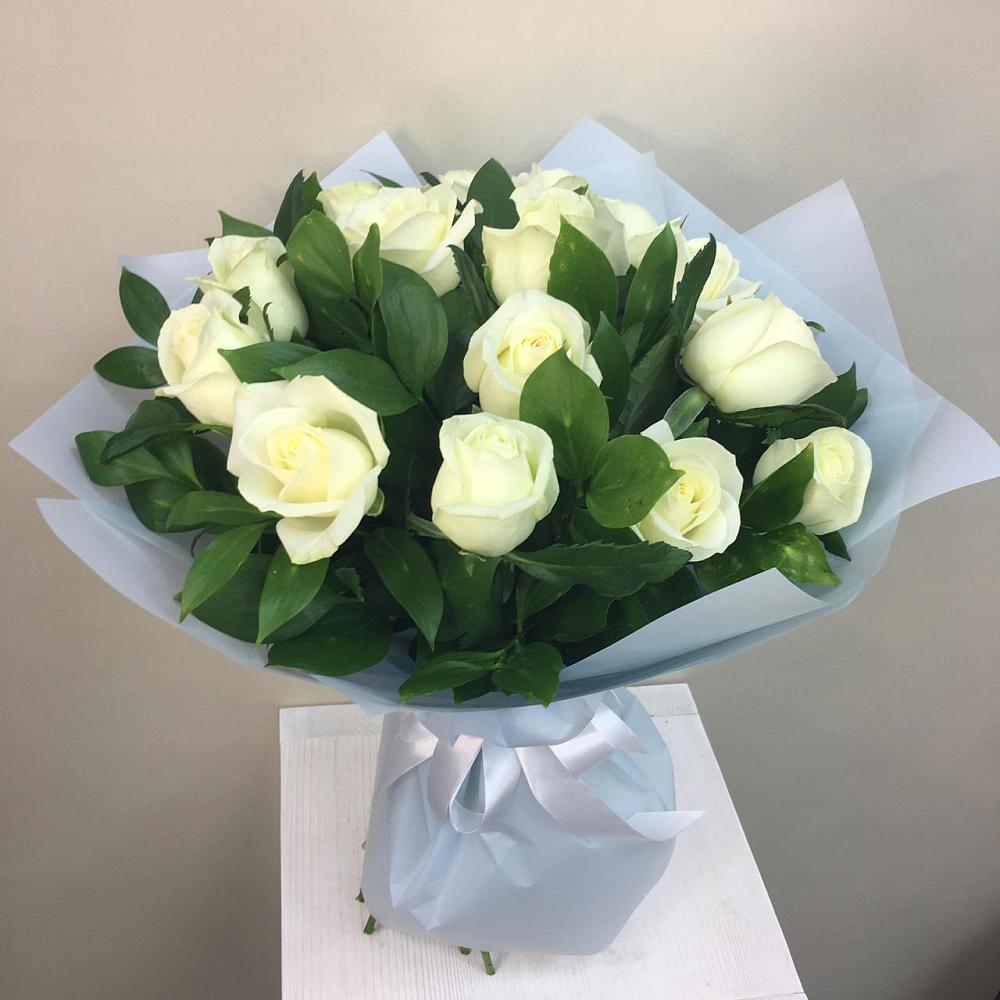 Букет 15 Белых роз Проуд в Нешукае