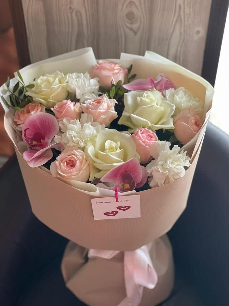 Букет цветов из: Орхидеи, Розы и Гвоздики в Нешукае