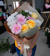 Букет цветов из:  Герберы, Розы и Хризантемы в Нешукае