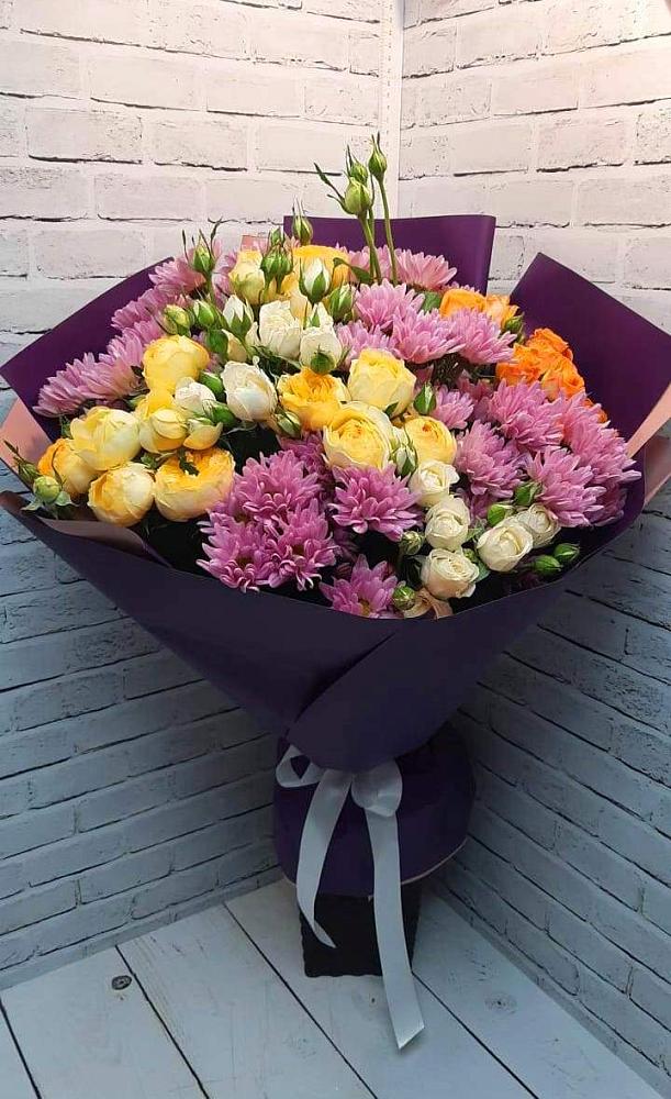 Букет цветов из: Хризантемы и Розы в Нешукае