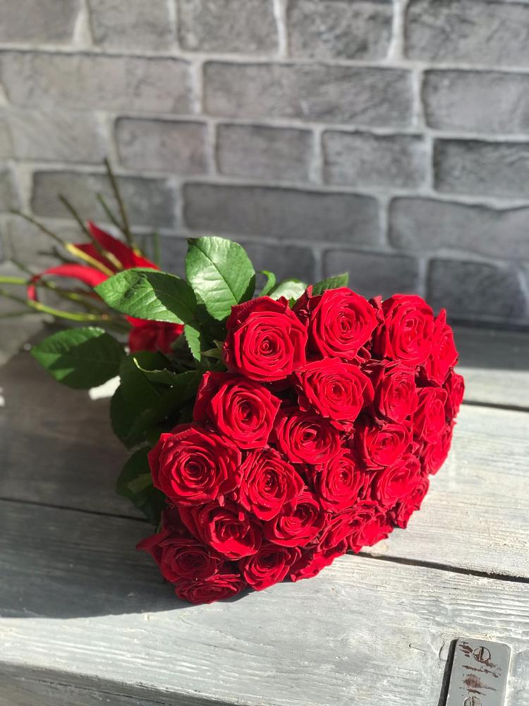 Букет Красные розы Фридом в Нешукае