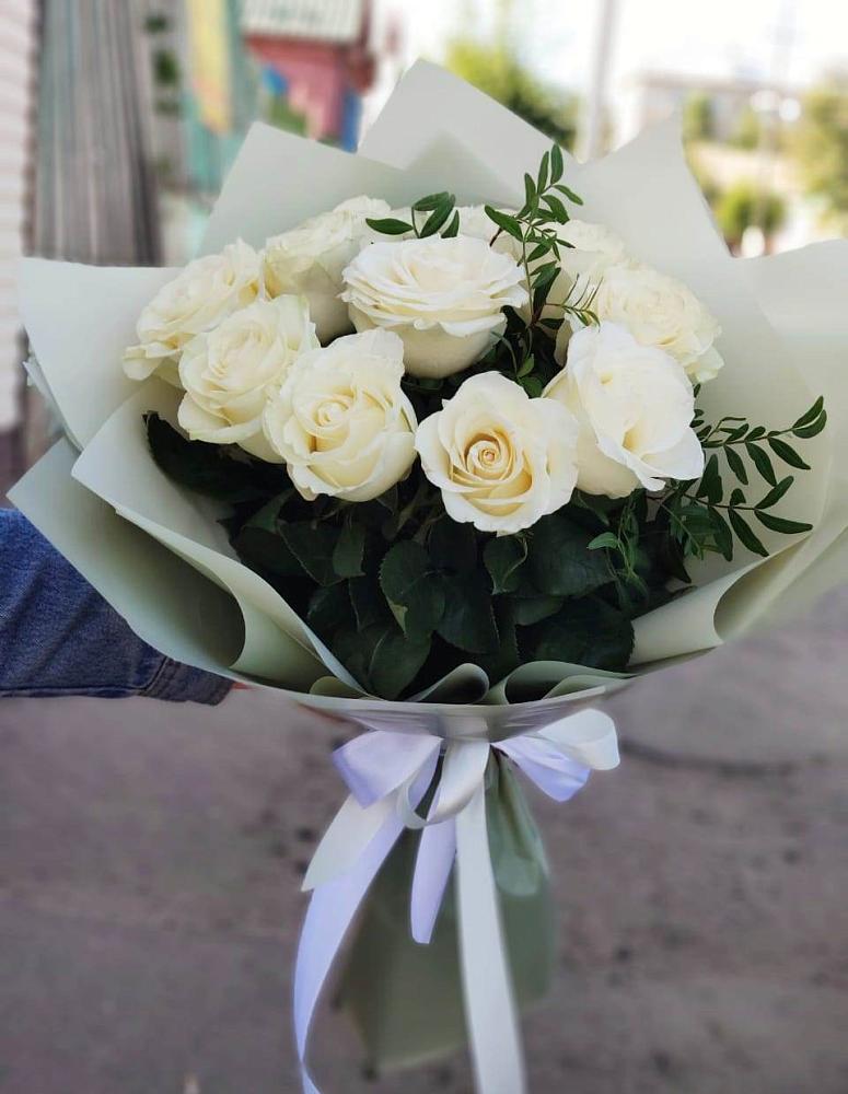 Букет Белые розы Проуд в Нешукае