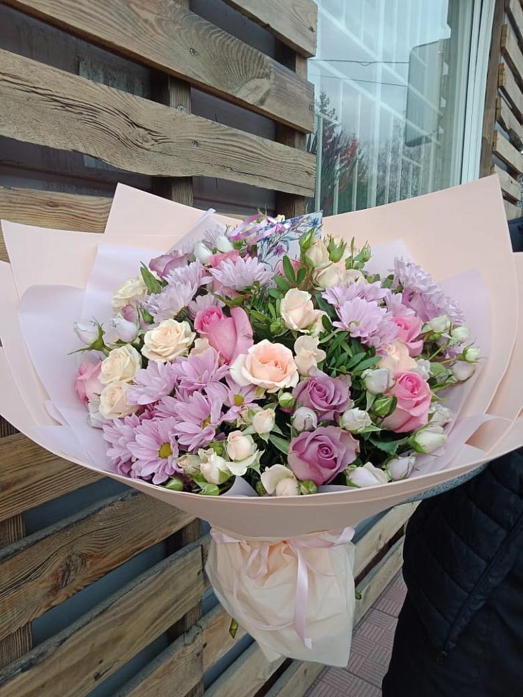 Букет цветов из: Розы и Хризантемы в Нешукае