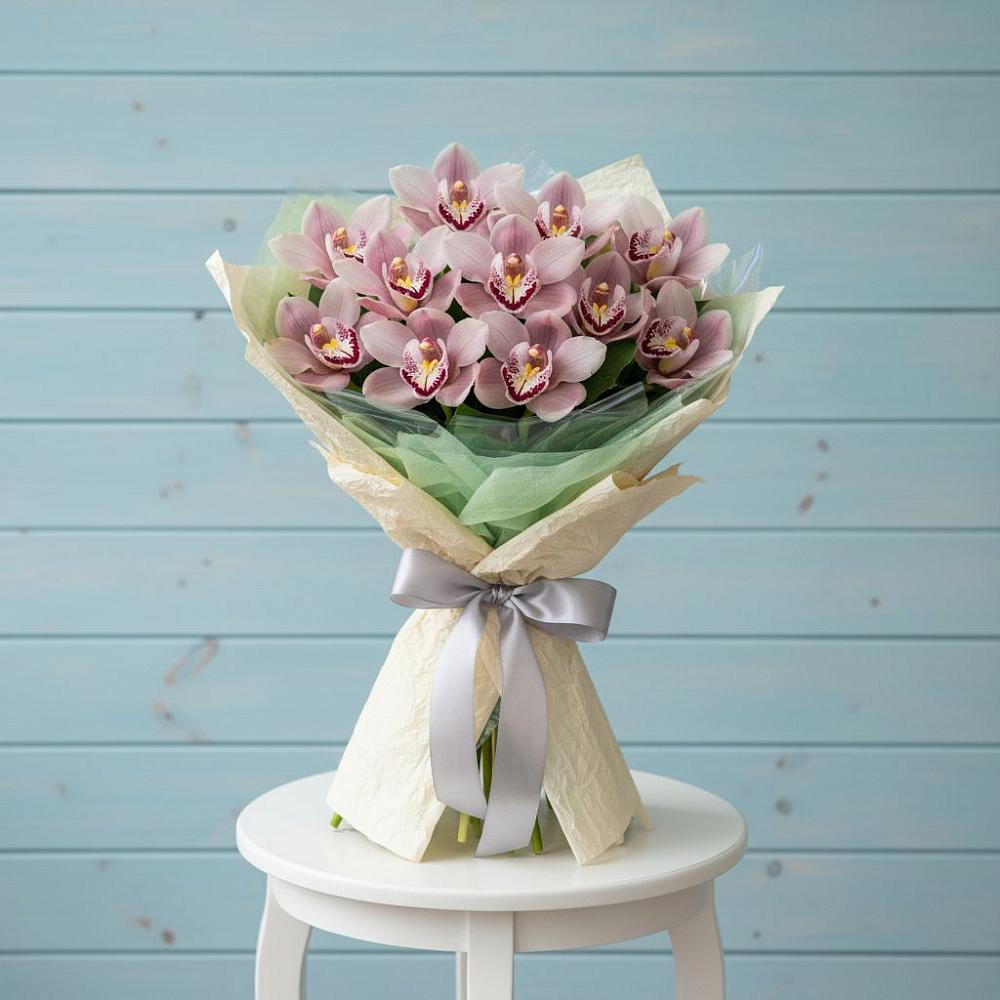 Букет цветов из: Орхидеи и Розы в Нешукае