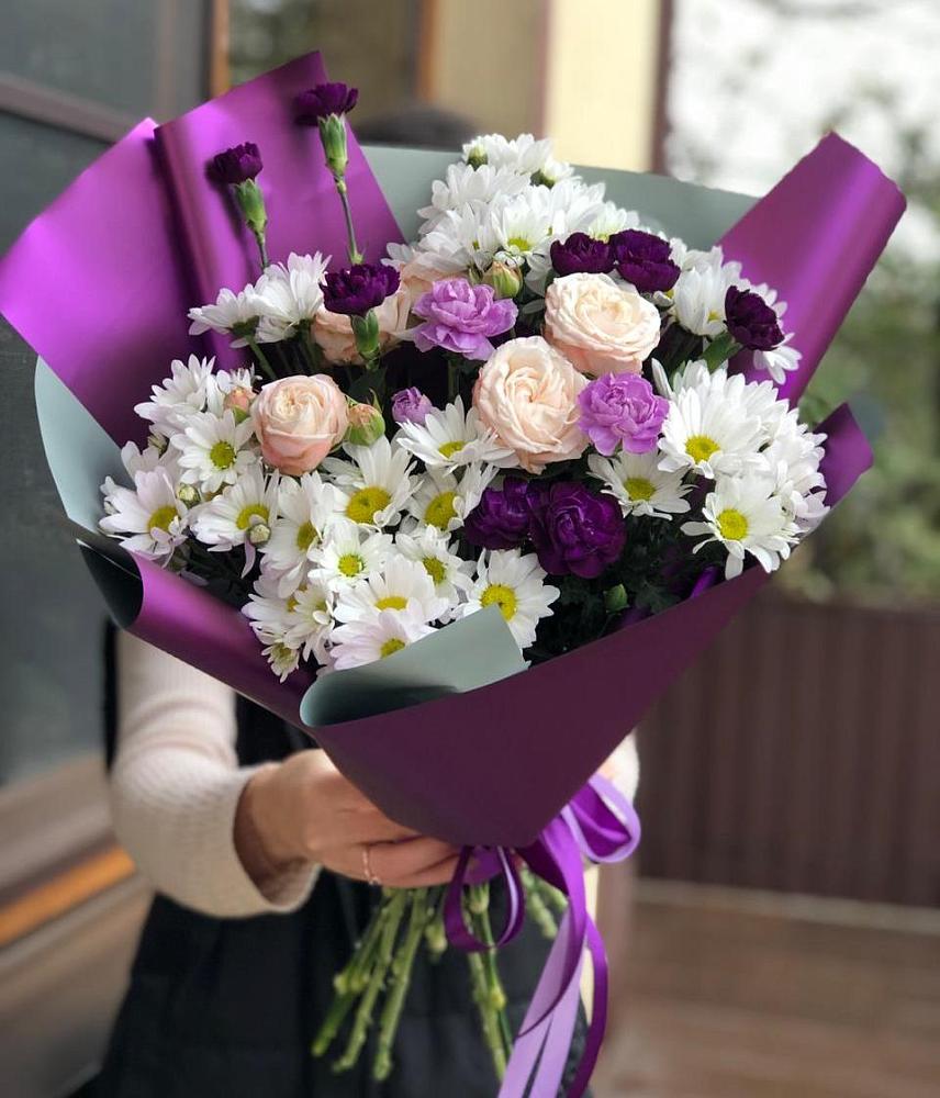 Букет цветов из: Хризантемы, Гвоздики и Розы в Нешукае