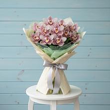 Букет цветов из:  Орхидеи и Розы #REPLACE_PRED# Нешукае