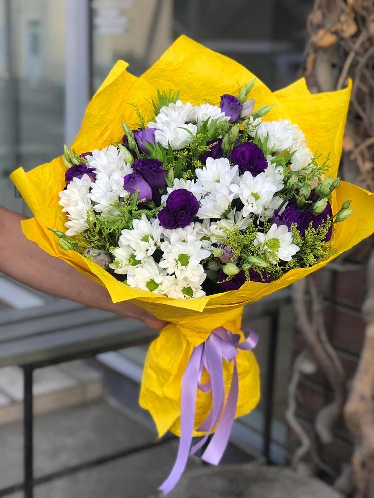 Букет цветов из: Ирисы, Хризантемы и Ромашки в Нешукае