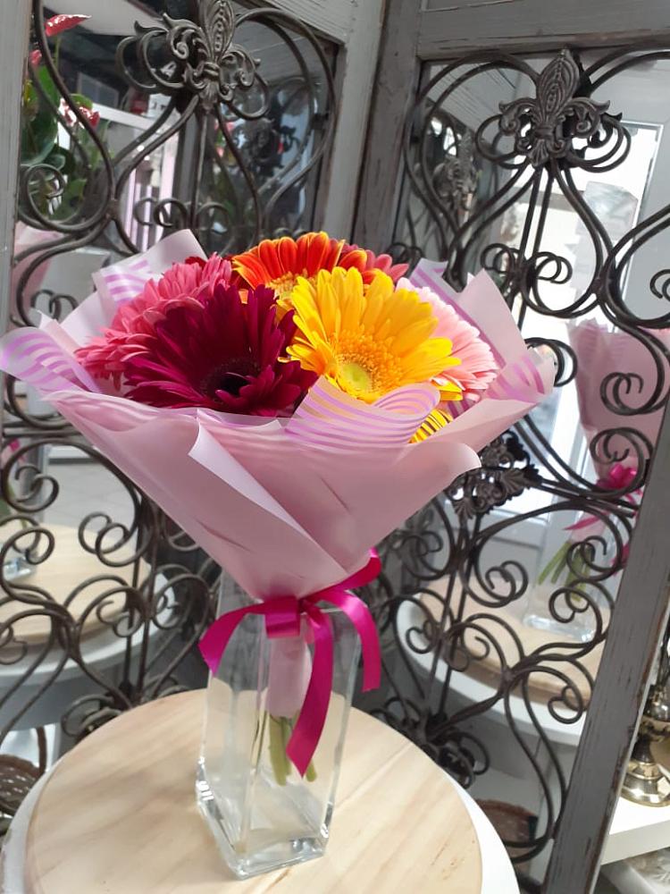 Букет цветов из: Герберы в Нешукае