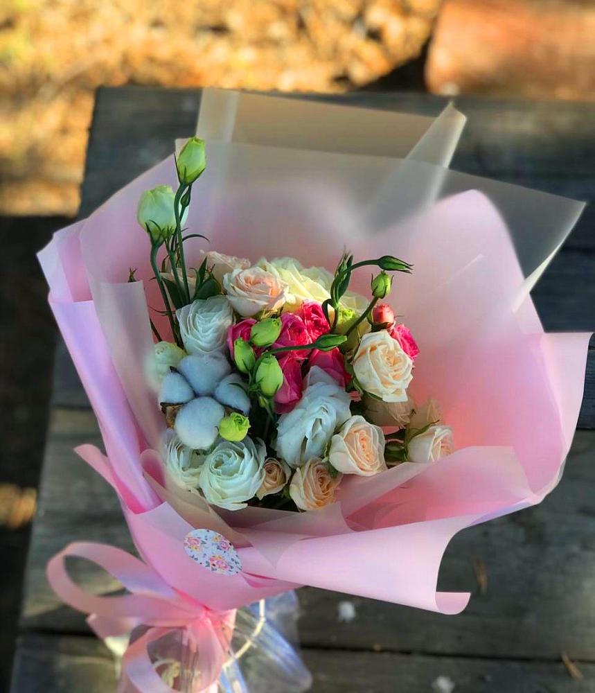 Букет цветов из: Розы и Лизиантусы в Нешукае