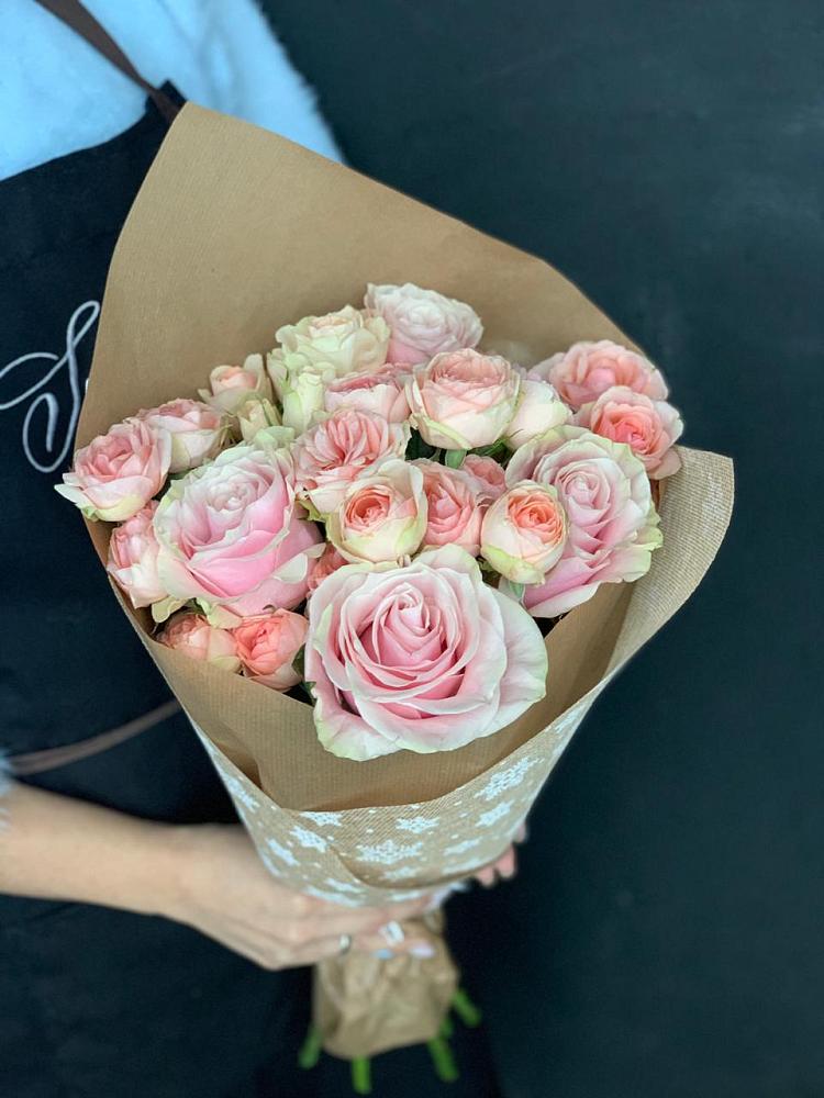 Букет цветов из: Хризантемы и Розы в Нешукае