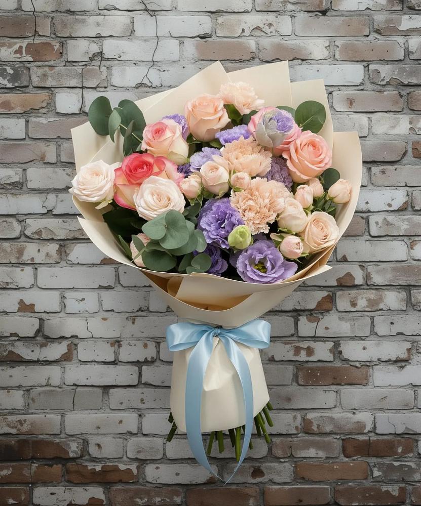 Букет цветов из: Розы, Лизиантусы и Гвоздики в Нешукае