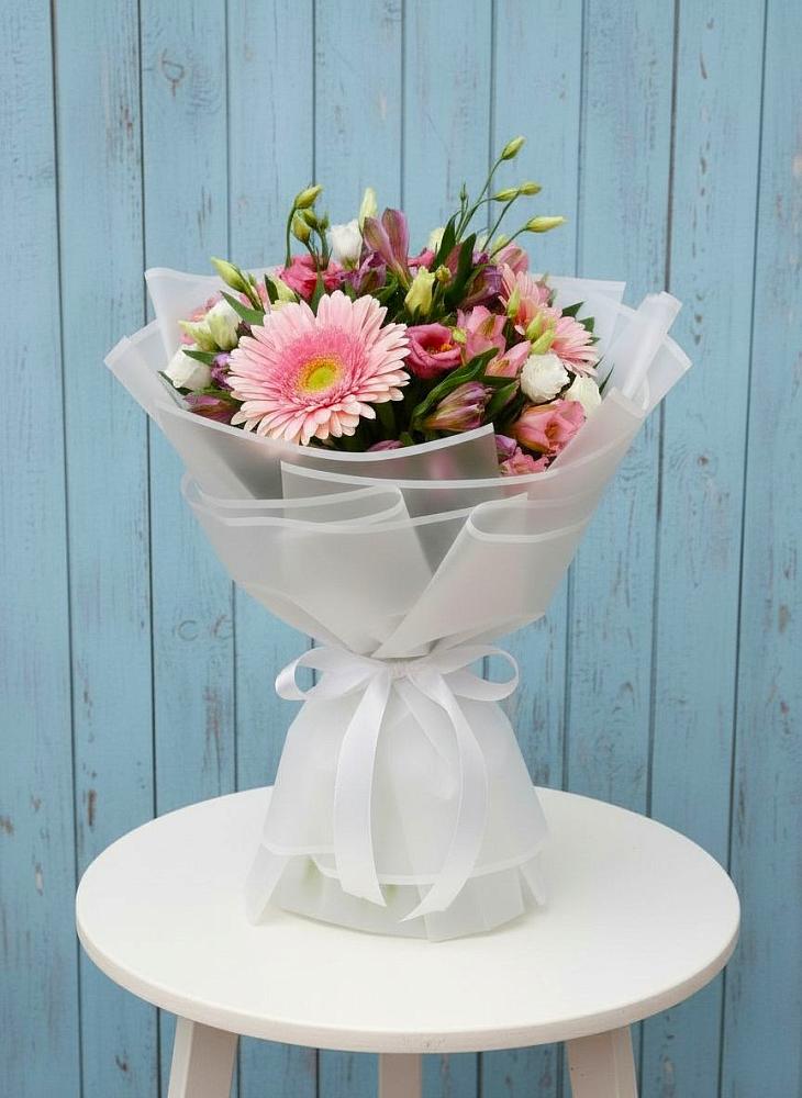 Букет цветов из: Герберы, Альстромерии и Лизиантусы в Нешукае