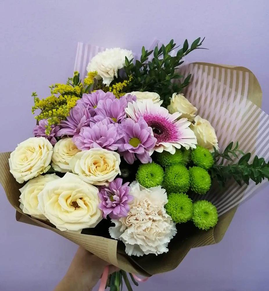 Букет цветов из: Хризантемы, Розы, Гвоздики и Герберы в Нешукае