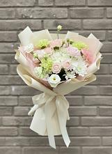 Букет цветов из:  Гвоздики, Розы, Лизиантусы и Хризантемы #REPLACE_PRED# Нешукае