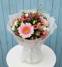 Букет цветов из:  Герберы, Альстромерии и Лизиантусы в Нешукае