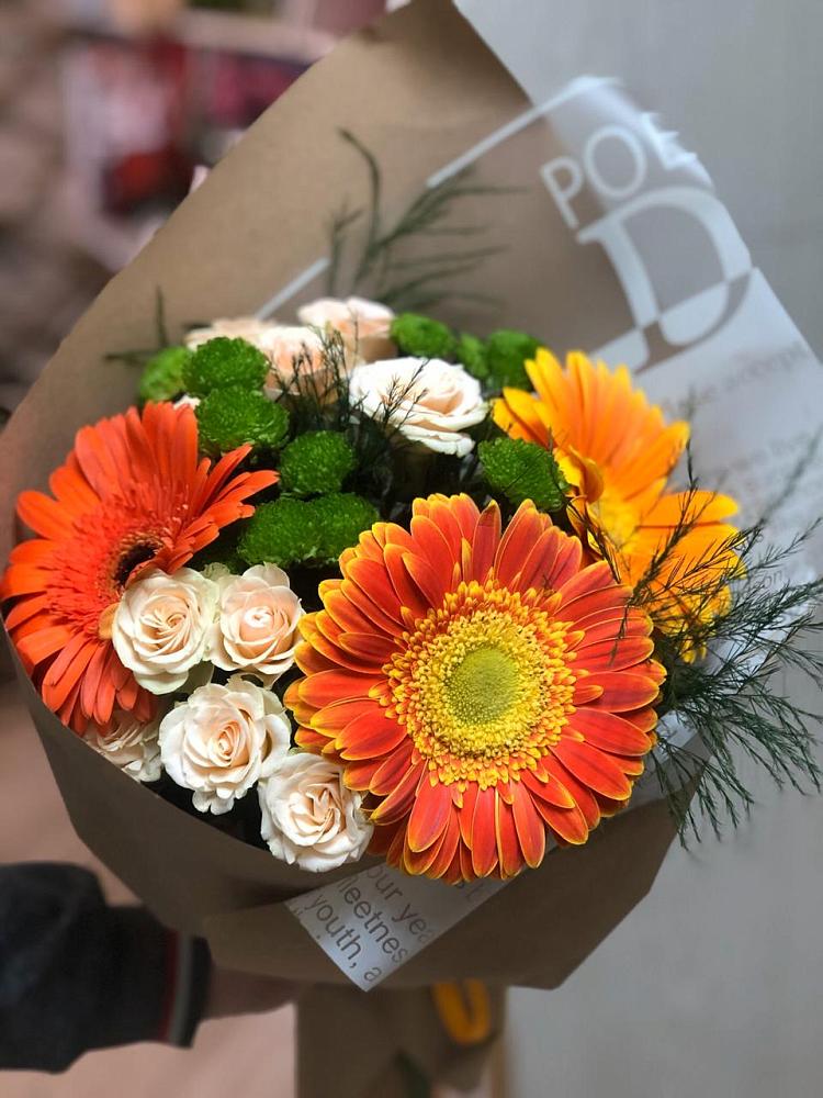 Букет цветов из: Герберы, Хризантемы и Розы в Нешукае