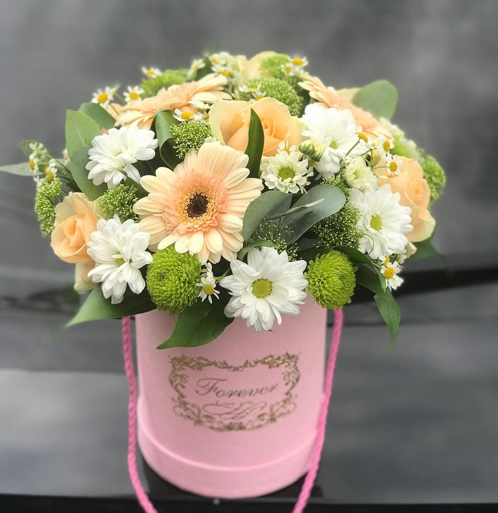 Цветочная композиция из Розы, Герберы и Хризантемы в шляпной коробке в Нешукае