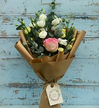 Букет цветов из:  Розы и Лизиантусы в Нешукае