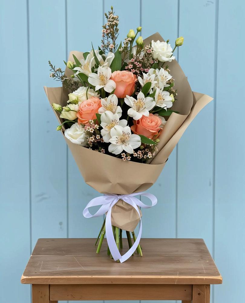 Букет цветов из: Альстромерии, Лизиантусы, Розы и Хризантемы в Нешукае