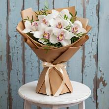 Букет цветов из:  Орхидеи и Розы в Нешукае