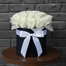 Цветочная композиция из Розы в шляпной коробке в Нешукае